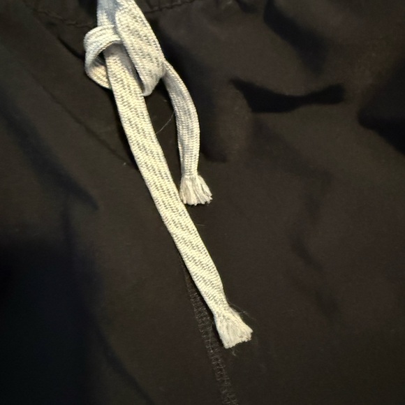 Vuori Women's Black Weekender Jogger Pants Size XL - Picture 4 of 5